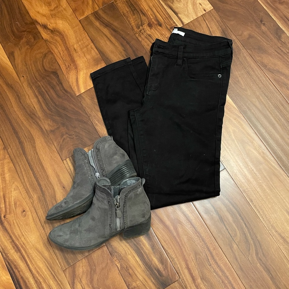 Black STS Blue pants